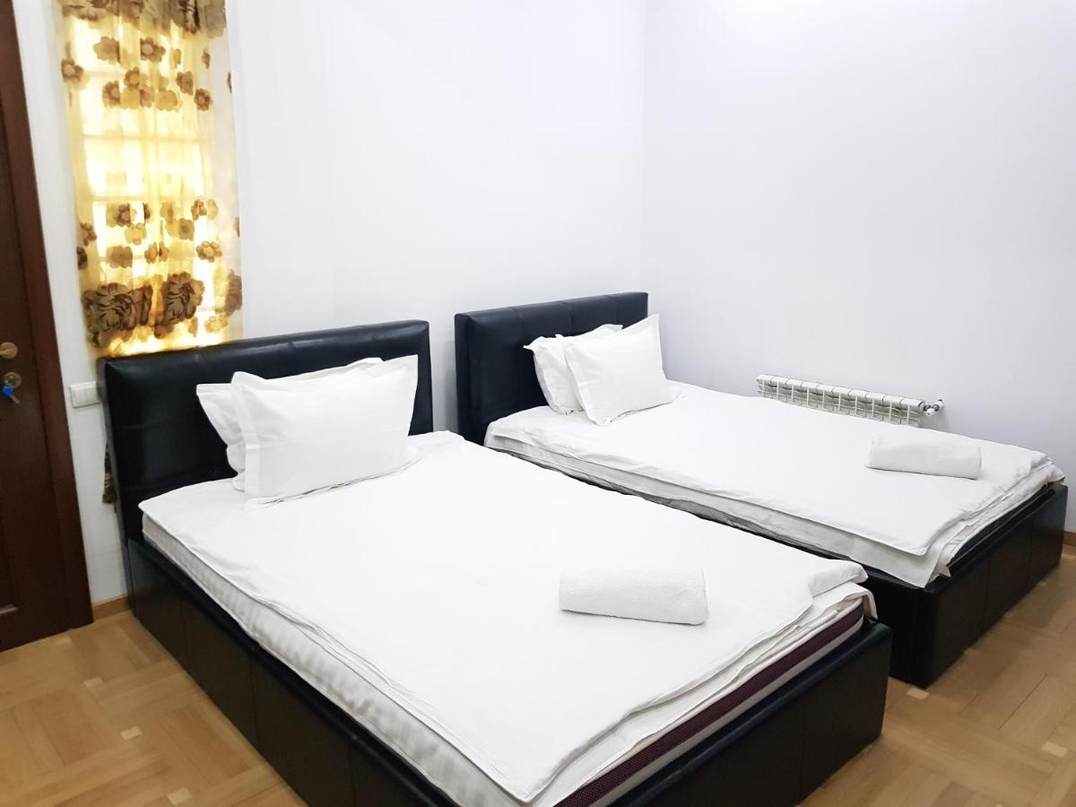 Apartament Langa Monza Apartman Bukarest Kültér fotó